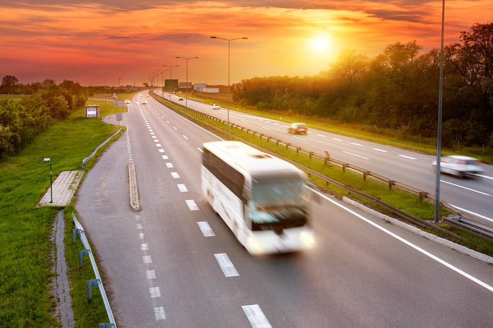 Major commuter routes and public transportation